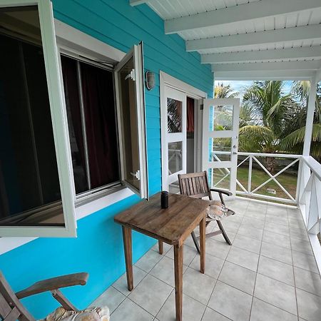Waves Villa Guesthouse Kingstown Eksteriør bilde