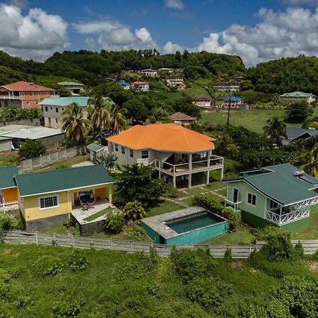 Waves Villa Guesthouse Kingstown Eksteriør bilde