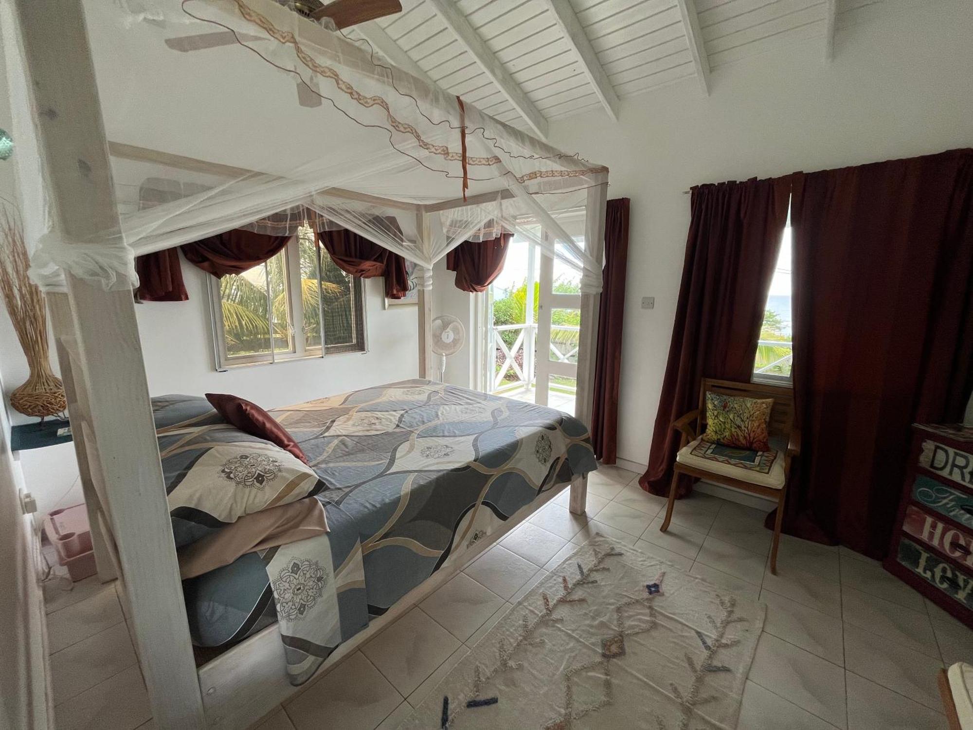 Waves Villa Guesthouse Kingstown Eksteriør bilde