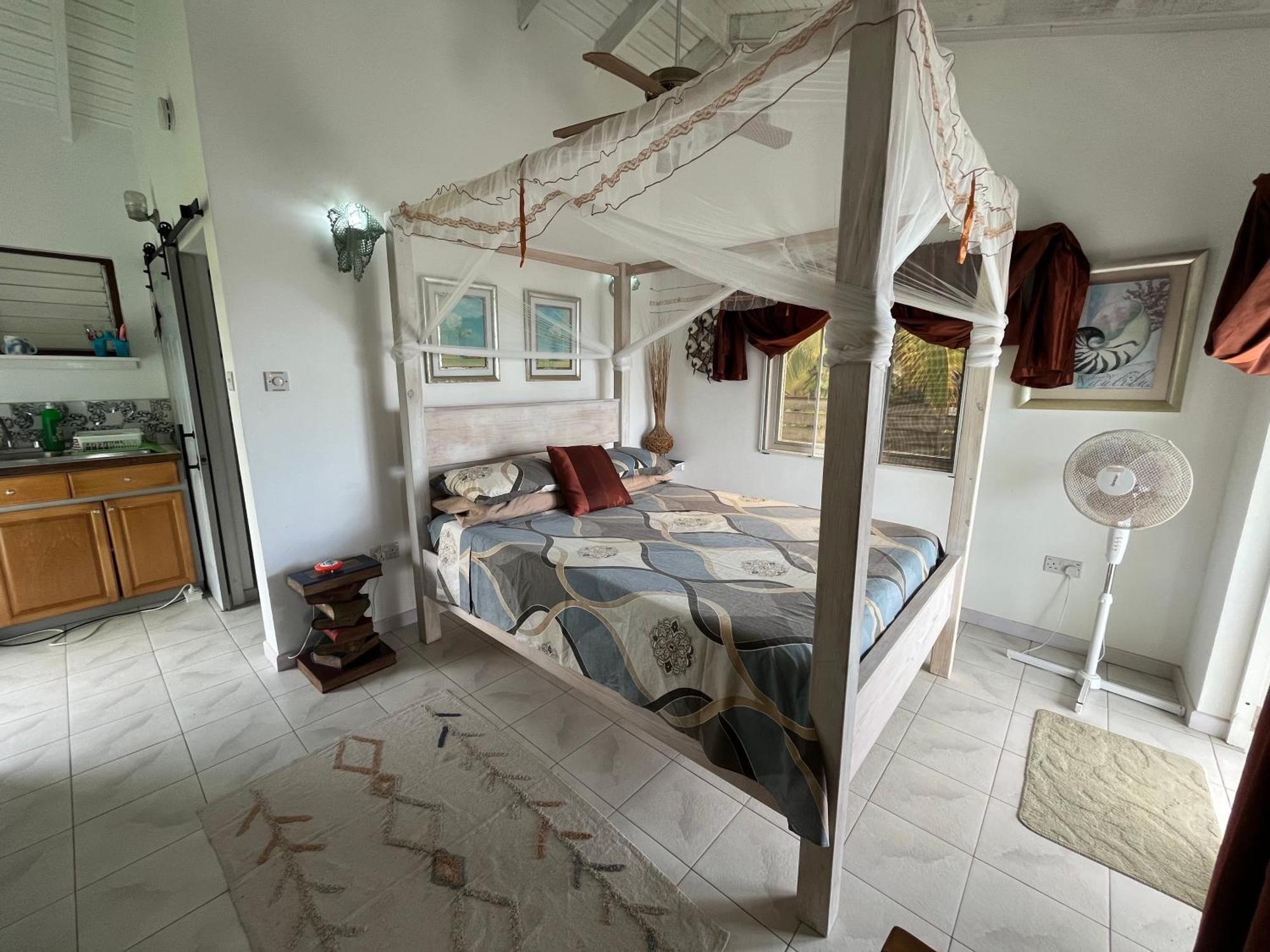 Waves Villa Guesthouse Kingstown Eksteriør bilde