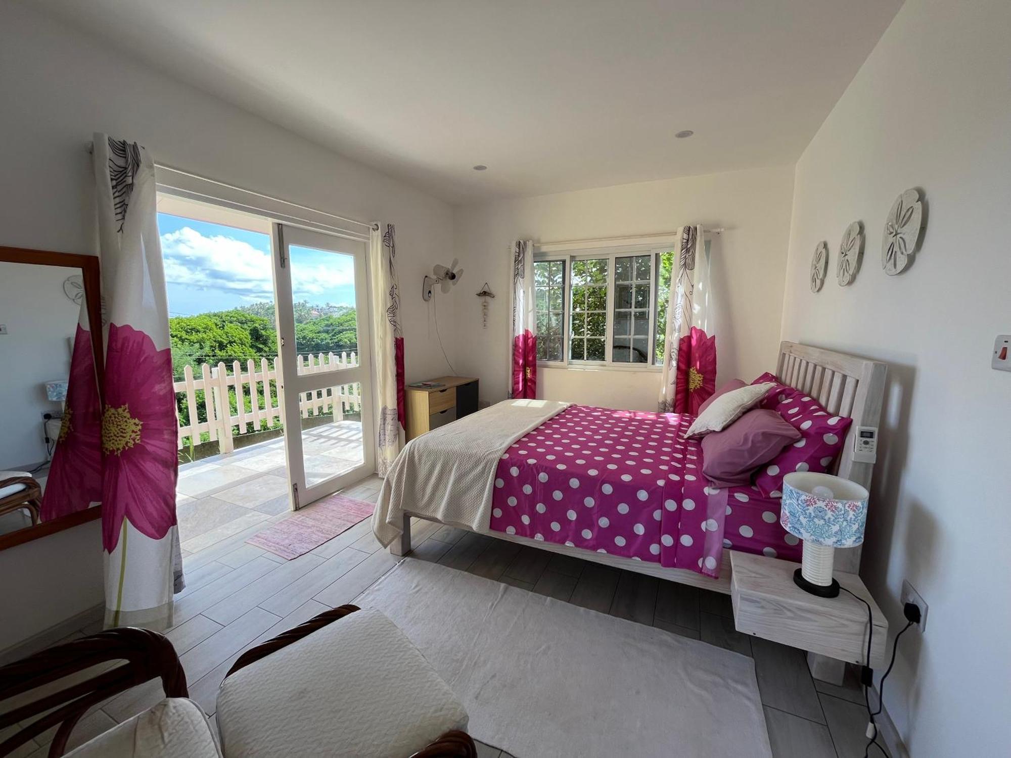 Waves Villa Guesthouse Kingstown Eksteriør bilde
